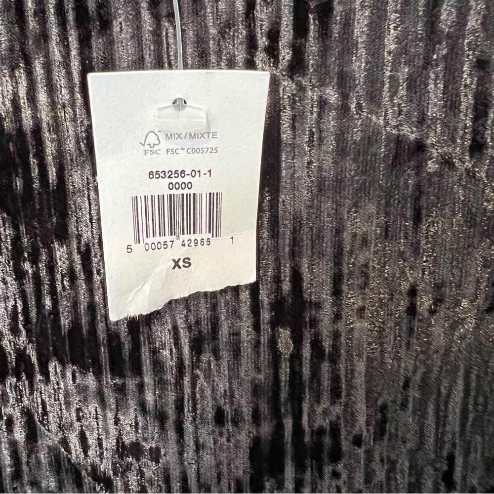 NWT Banana Republic Crinkle Velvet Top in Black | Size XS *top only* - Picture 6 of 12